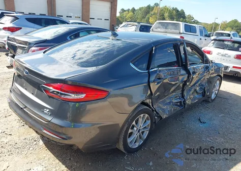2019 Ford Fusion Hybrid Se z USA, uszkodzony, nr VIN 3FA6P0LU0KR124587